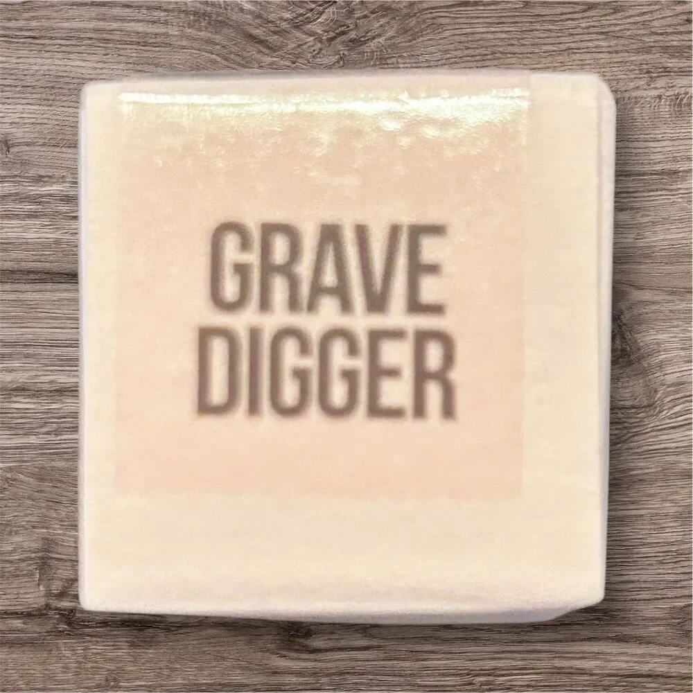 Jeffree Star Velvet Trap Lipstick Grave Digger (Gray)